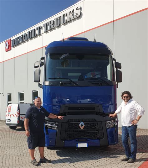 Renault Trucks Commercial Milano 